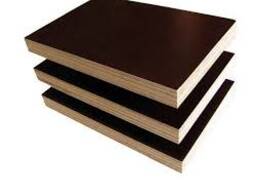 Laminatplywood F/F och F/W (transportplywood) i grossist från ett polskt företag.